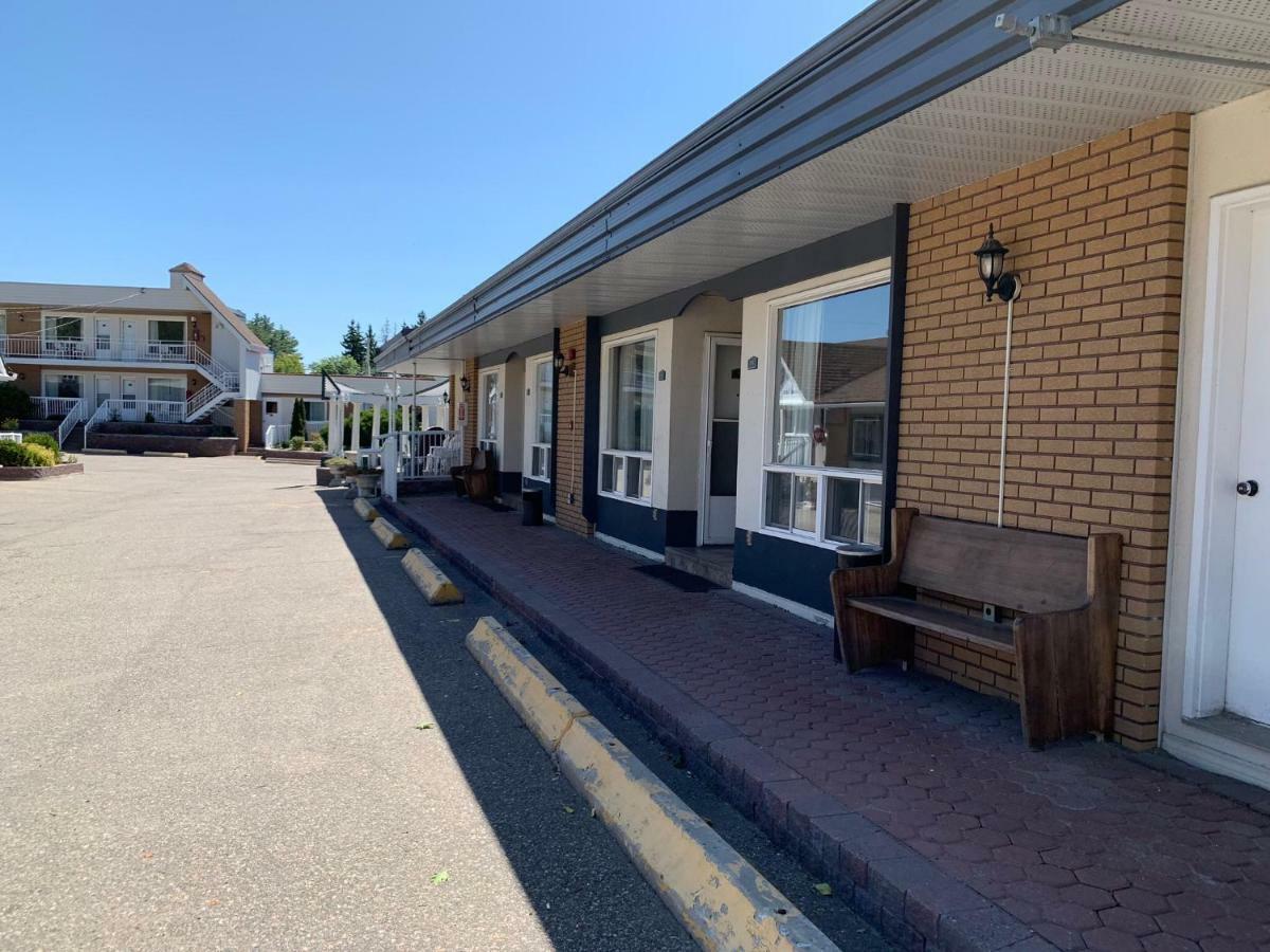Sword Inn バンクロフト エクステリア 写真