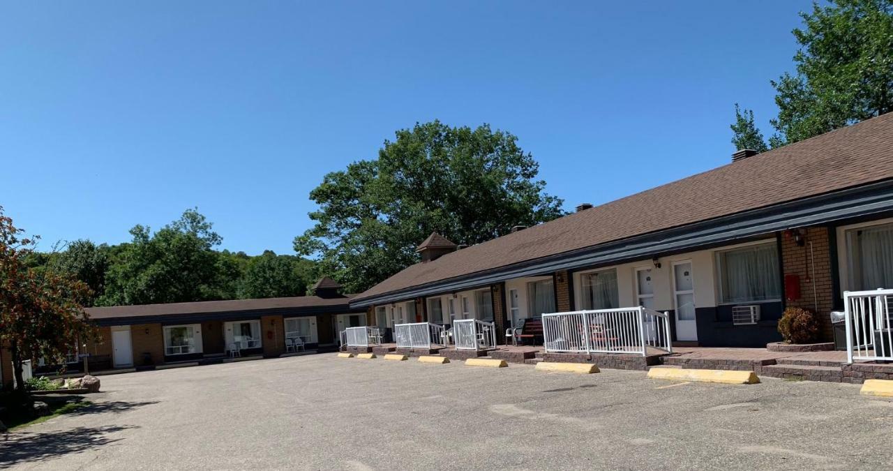 Sword Inn バンクロフト エクステリア 写真